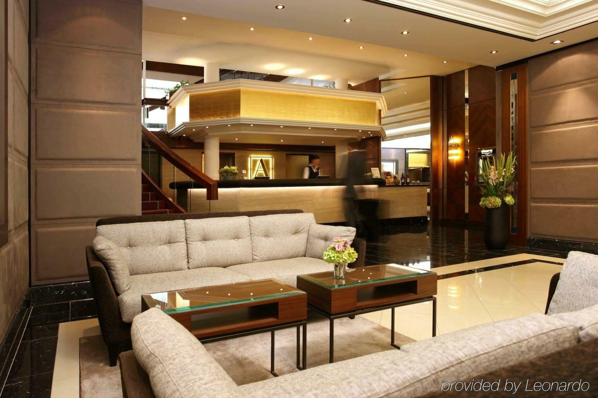 Althoff Hotel Am Schlossgarten Stuttgart Interior foto Lobby